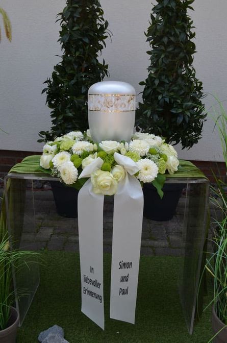 Urnenschmuck